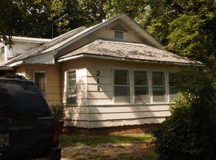 211 Hightower St, El Dorado Springs, MO 64744