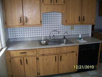 5th image of 286 E 208th St