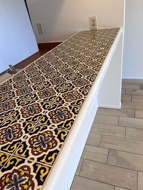 Breakfast bar (detail)