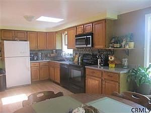3rd image of 122 Gospel Ln