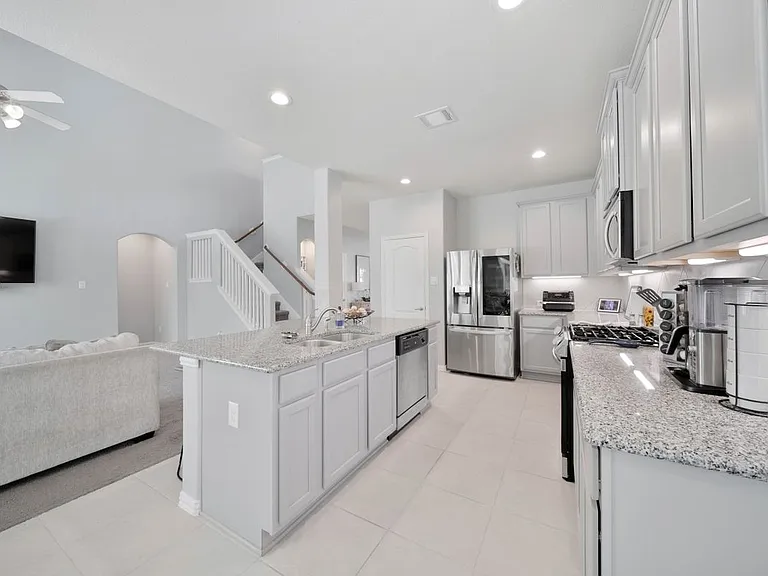 26028 Hasting Ridge Ln — Photo 9