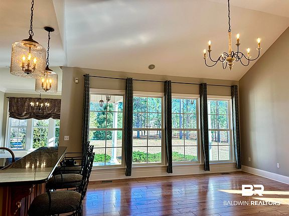 3rd image of 405 Juniper Creek Dr