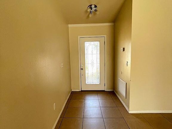 3rd image of 659 McKinley Ct