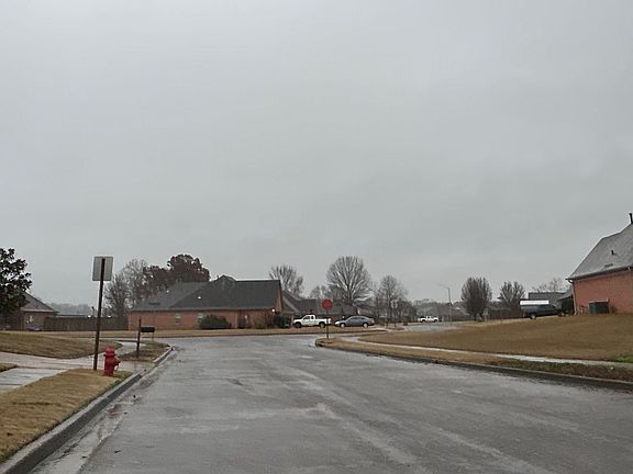 4th image of 6130 Morgan Manor Dr E