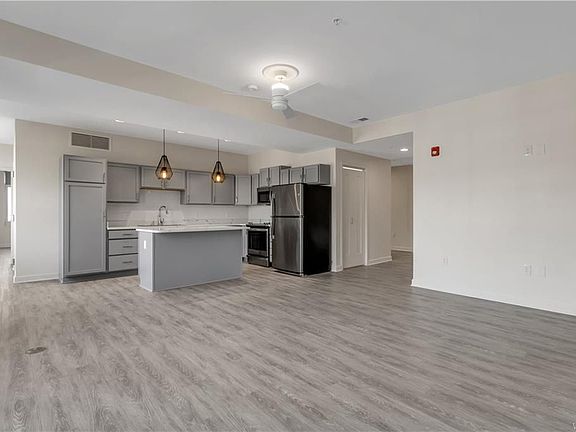 5th image of 5712 Main St #200