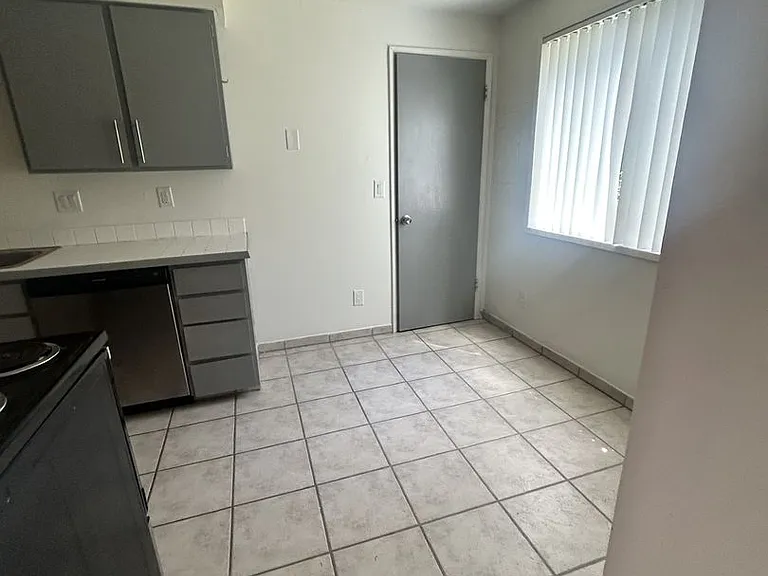 3707 Sunset Way — Photo 4