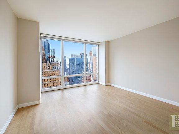 5th image of 247 W 46th St APT 2804