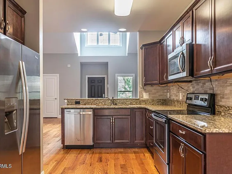 14 Cypress Cir — Photo 9