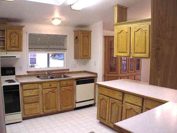 2nd image of 509 NE Villa Ave
