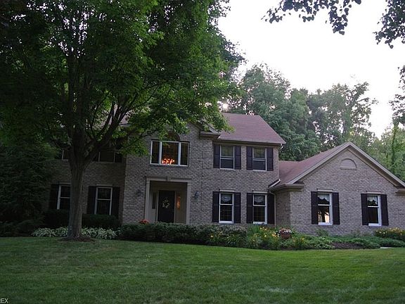 3rd image of 421 Sandown Ln