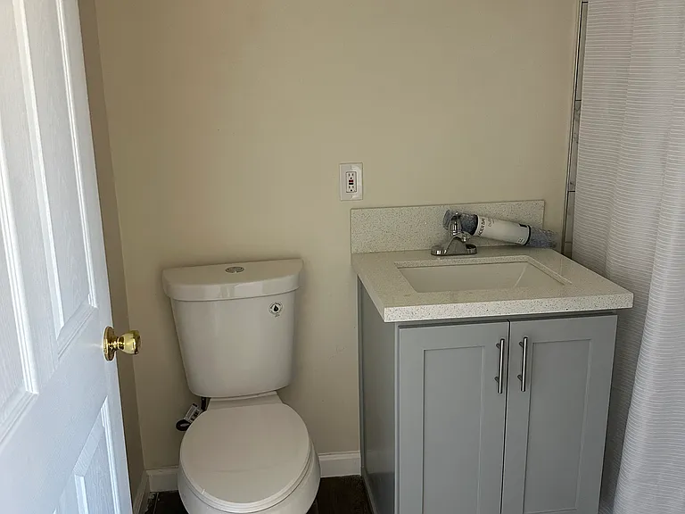 8426 Ramsgate Ave — Photo 5