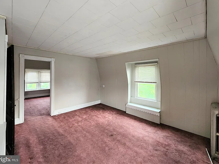 24 Reading Ave — Photo 14