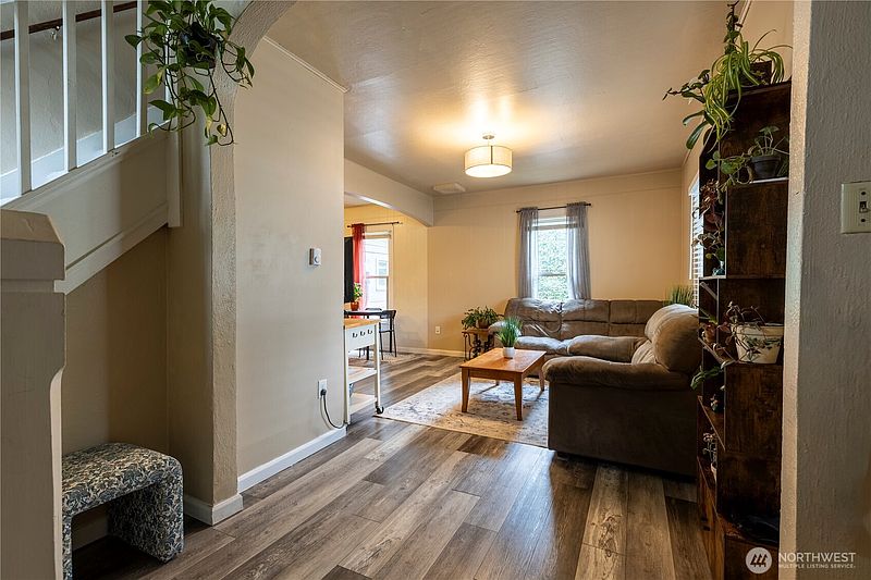 3rd image of 1088 Beach Avenue #A