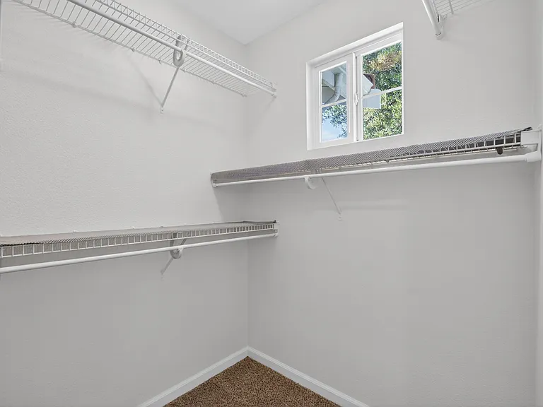 938 Visconti Pl — Photo 38