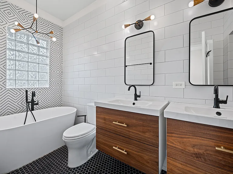 1747 N Wolcott Ave #1 — Photo 18