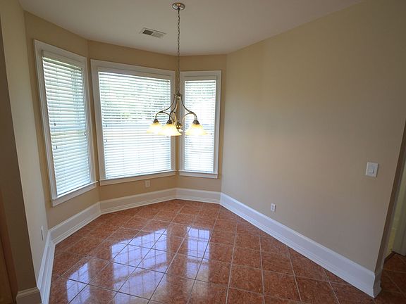 5th image of 334 Grandiflora Dr