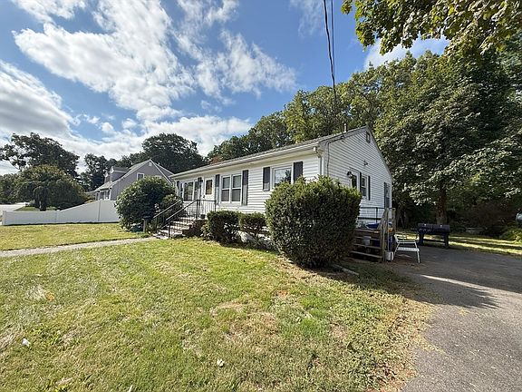 2nd image of 214 Eldridge St