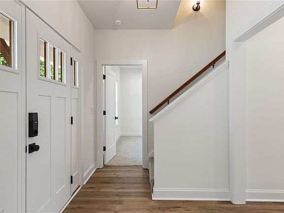 4th image of 325 Joyce Ln