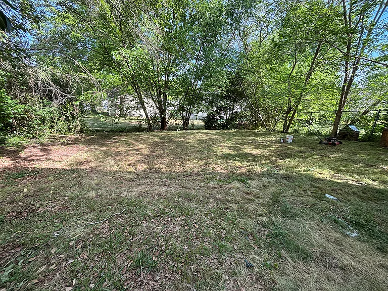 693 Maywood St — Photo 19
