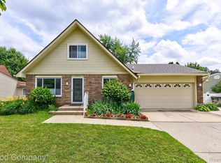 43512 Champlain Ct, Canton, MI 48188