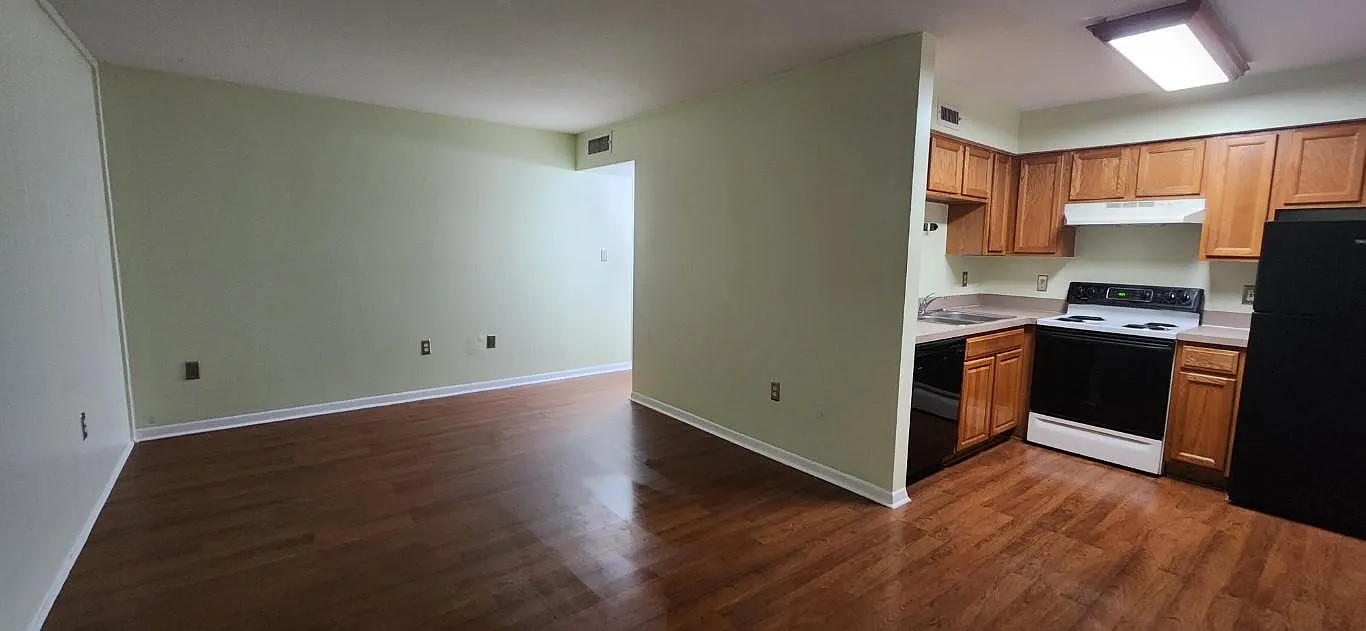 1 bed, 570 sqft, $1,090 — Photo 1