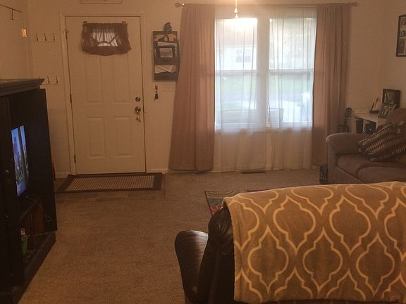 3rd image of 1103 Lombard St