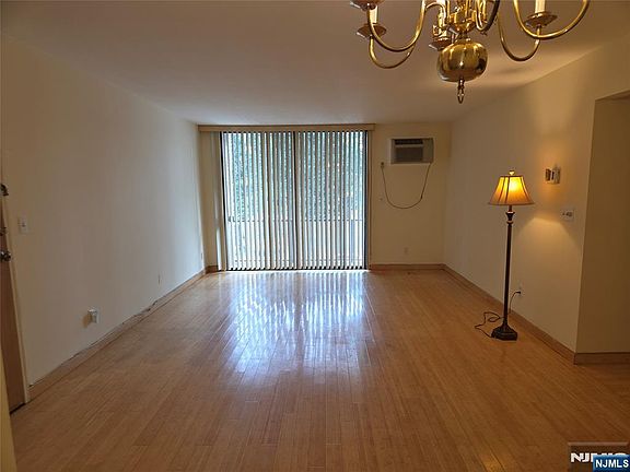 5th image of 468 Liberty St APT 201