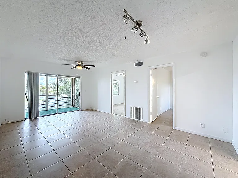235 Lake Dora Dr #235 — Photo 7