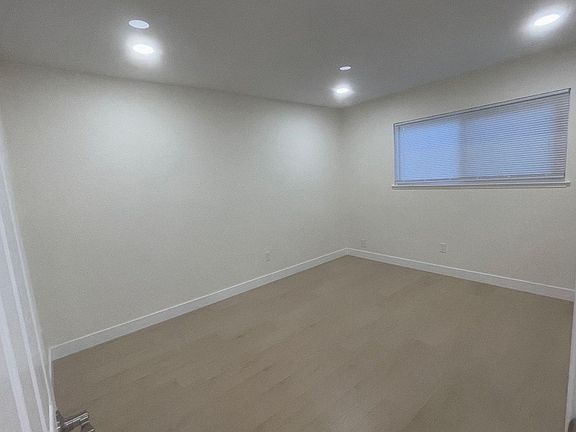 3rd image of 3429-3431 Viking Dr