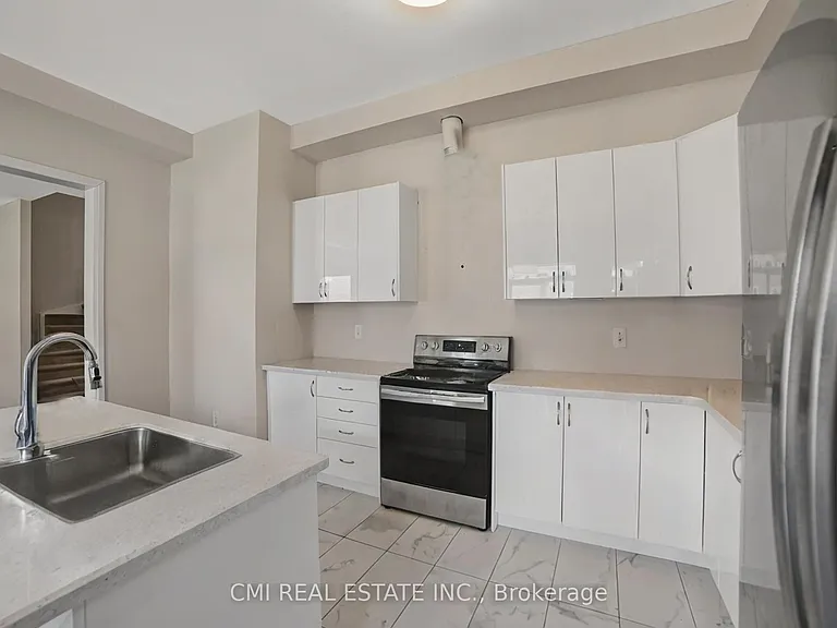 3742 Sunbank Cres — Photo 17