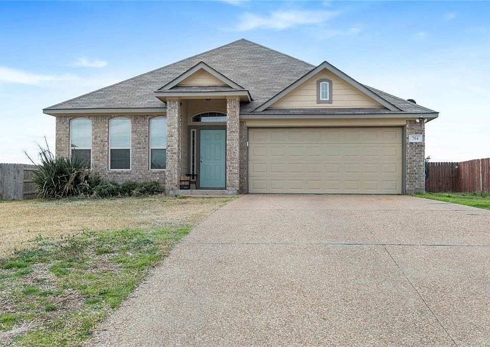 1st image of 704 Caddo Trl