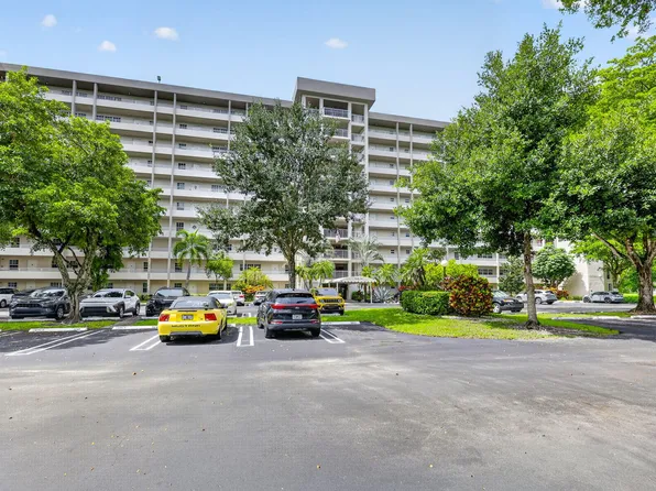 575 Oaks Lane #102, Pompano Beach, FL 33069