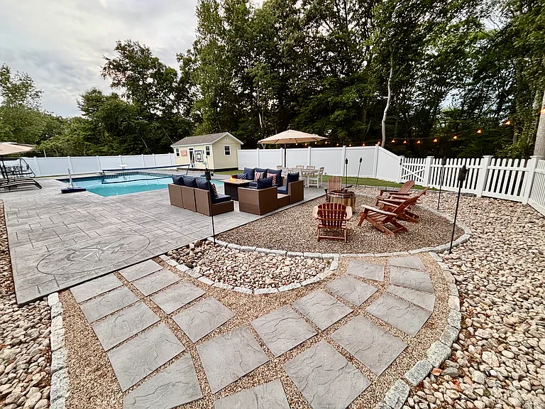 11 Windrose Dr — Photo 31
