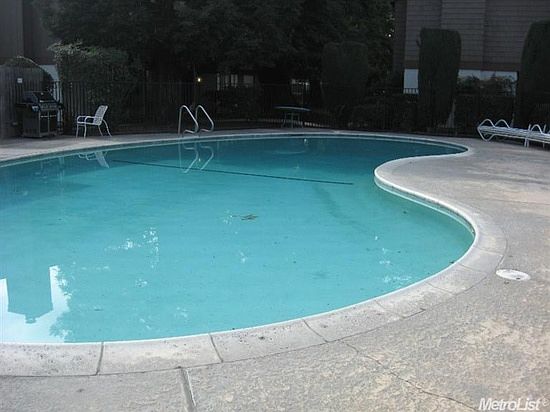 2nd image of 3510 Larchmont Square Ln