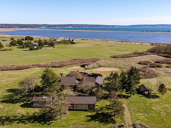 2nd image of 1083 S Fort Casey Rd