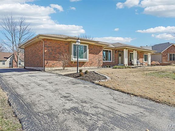 3rd image of 1128 Black Forest Dr