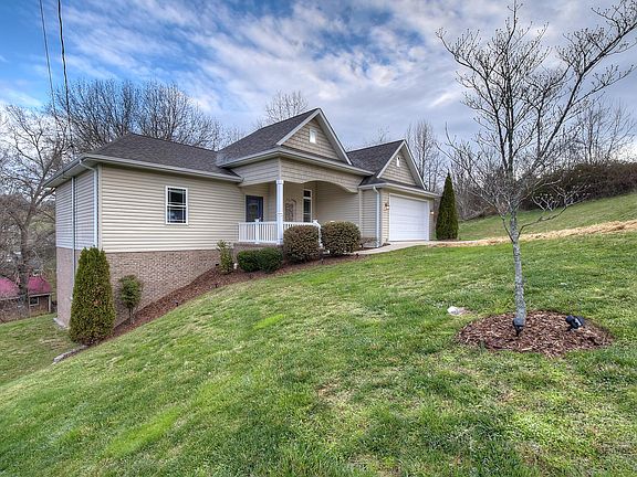 2nd image of 102 Parker Dr