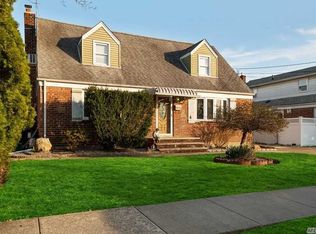 2124 Lincoln Ave, East Meadow, NY 11554