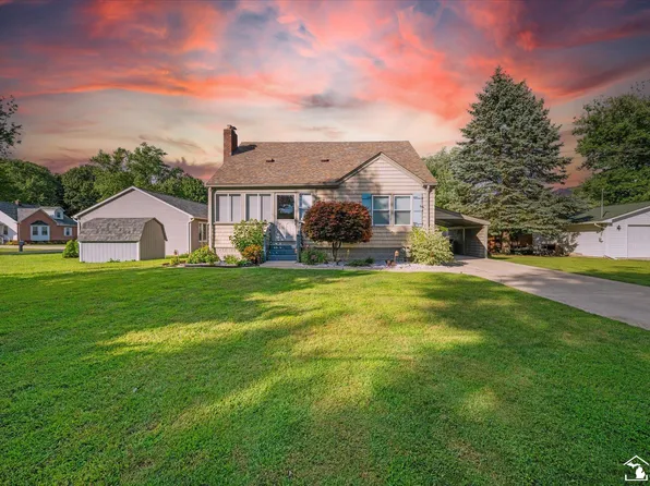 5400 Vineyard Dr, Monroe, MI 48161