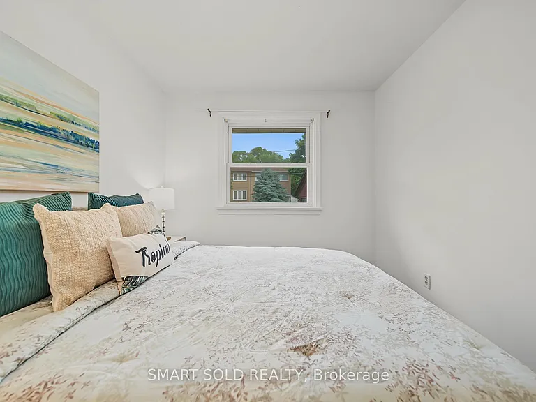 1 Cameo Cres — Photo 20