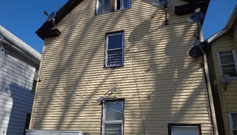 2nd image of 1066-1068 Bond St