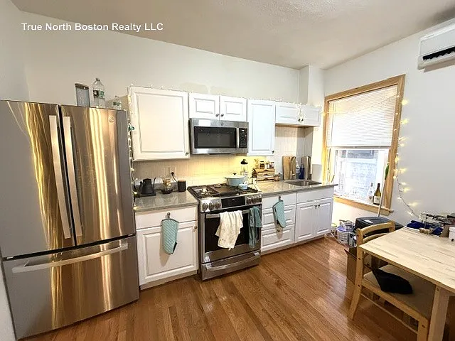 206 Hanover St #3