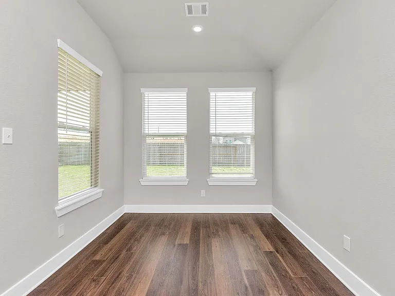 10502 Moon Valley Ln — Photo 5
