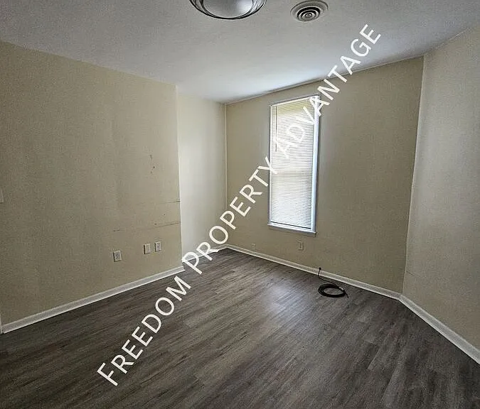 130 Hall Ave #BOTTOM — Photo 18
