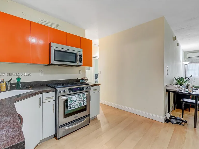 1300 Lincoln Rd #B402 — Photo 12