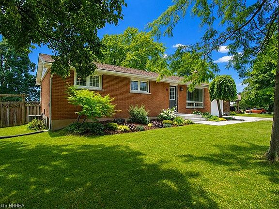 3rd image of 41 Pinehill Dr