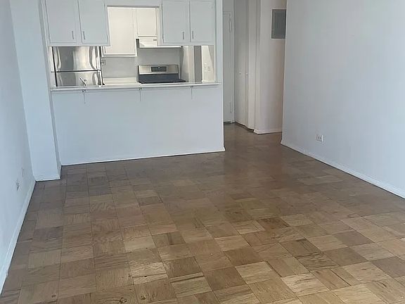 2nd image of 200 E 72nd St APT 24-L