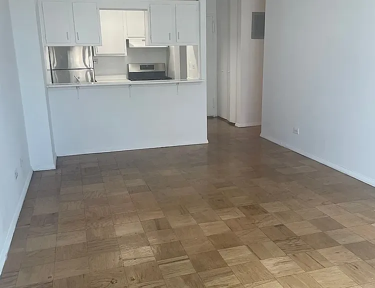 200 E 72nd St #24-L — Photo 2