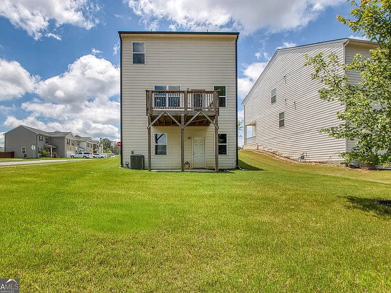 122 Silver Birch Pass — Photo 38