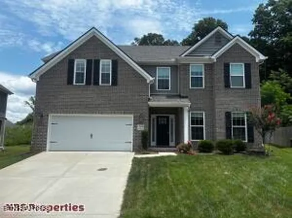 1106 Snowy Peak Ln, Knoxville, TN 37922